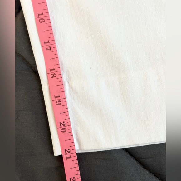 ZAC & RACHEL Women's Pull-On Solid White Millennium Crop Capris. Size: (16). - Picture 10 of 11